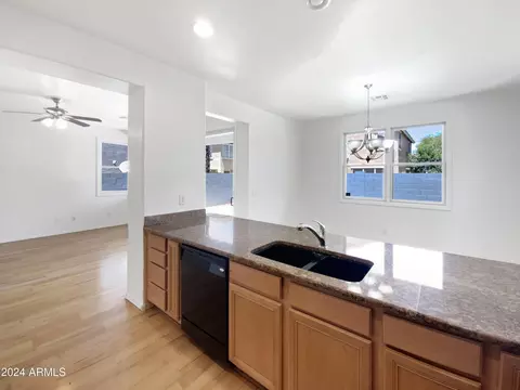 2346 E Sunland Ave, Phoenix, AZ 85040 photo 8