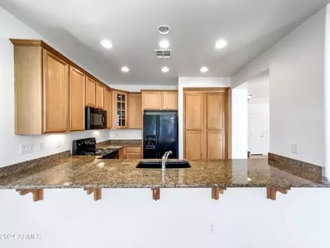2346 E Sunland Ave, Phoenix, AZ 85040 photo 2