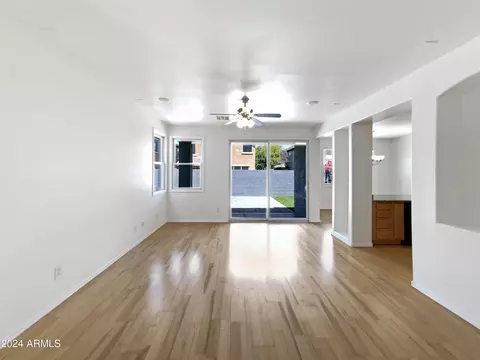 2346 E Sunland Ave, Phoenix, AZ 85040 photo 3