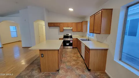 3247 E Kerry Ln, Phoenix, AZ 85050 photo 3