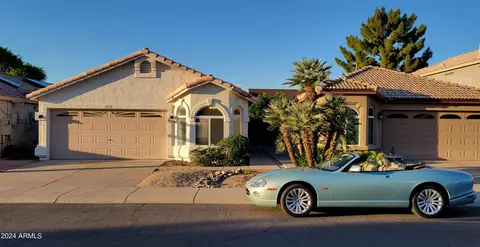 3247 E Kerry Ln, Phoenix, AZ 85050