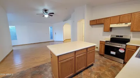 3247 E Kerry Ln, Phoenix, AZ 85050 photo 9