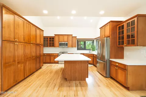 Kitchen - 2155 E Skyline Dr, Flagstaff, AZ 86004 photo 4 of 10