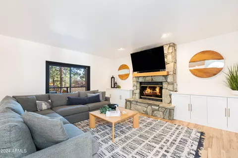 Living - 2155 E Skyline Dr, Flagstaff, AZ 86004 photo 1 of 4