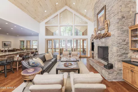 8837 Country Club Dr, Pinetop, AZ 85935