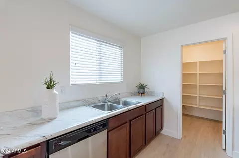 1753 E Grenadine Rd, Phoenix, AZ 85040 photo 8