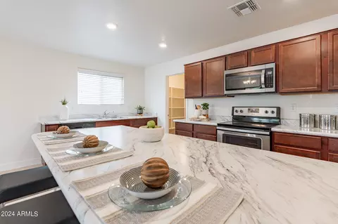 1753 E Grenadine Rd, Phoenix, AZ 85040 photo 9