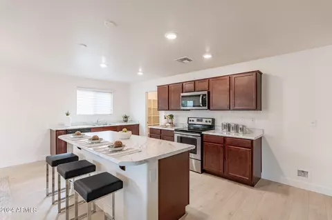 1753 E Grenadine Rd, Phoenix, AZ 85040 photo 4