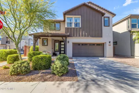 680 W Winchester Dr, Chandler, AZ 85286