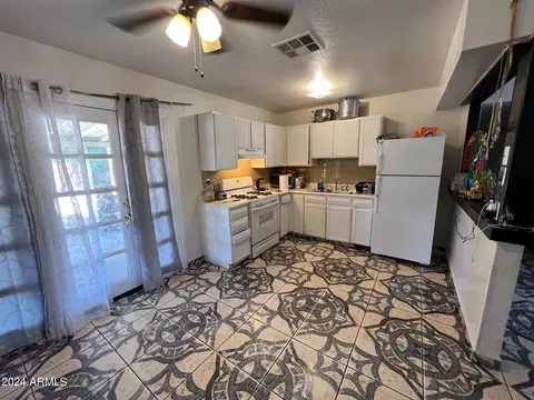 1807 W Carter Rd, Phoenix, AZ 85041 photo 5
