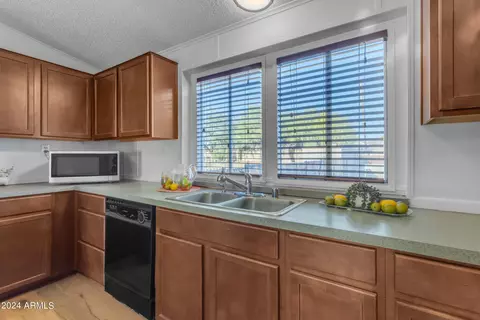 895 E 4th Ave, Apache Junction, AZ 85119 photo 11