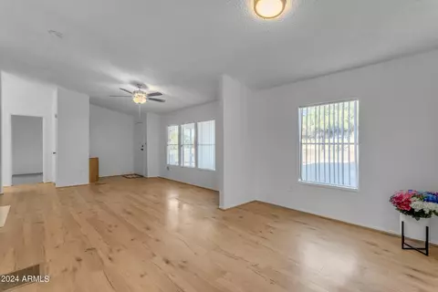 895 E 4th Ave, Apache Junction, AZ 85119 photo 4