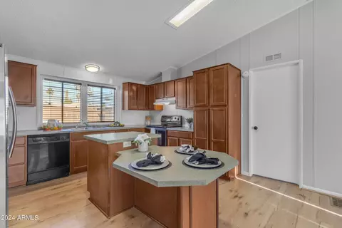 895 E 4th Ave, Apache Junction, AZ 85119 photo 7