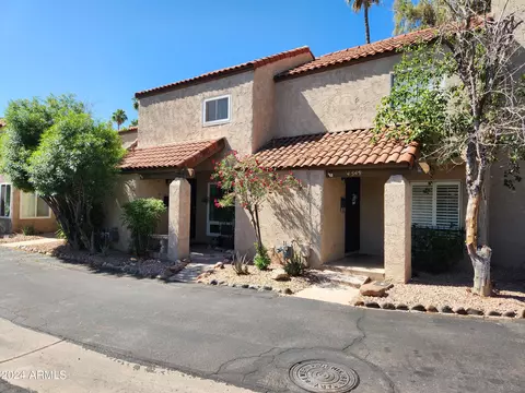 4551 E Rhonda Dr, Phoenix, AZ 85018 photo 4