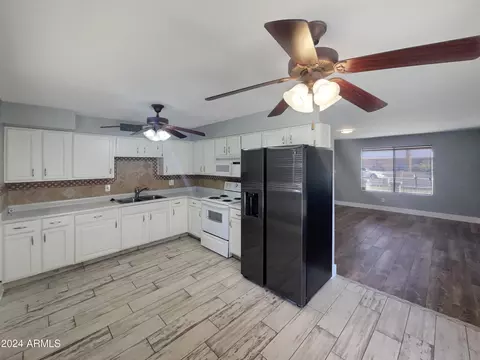 8521 W Glenrosa Ave, Phoenix, AZ 85037 photo 2