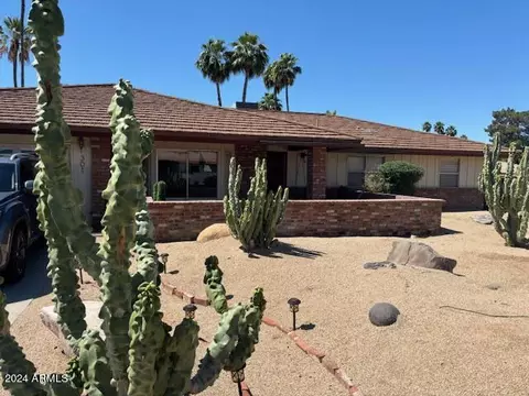 301 E Caribbean Ln, Phoenix, AZ 85022 photo 14