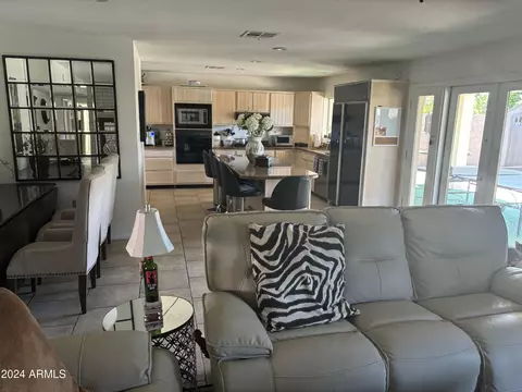 301 E Caribbean Ln, Phoenix, AZ 85022 photo 4