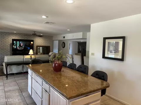 301 E Caribbean Ln, Phoenix, AZ 85022 photo 2