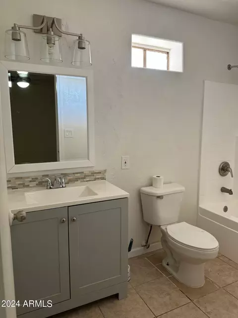 2002 N 38th Dr, Phoenix, AZ 85009 photo 6