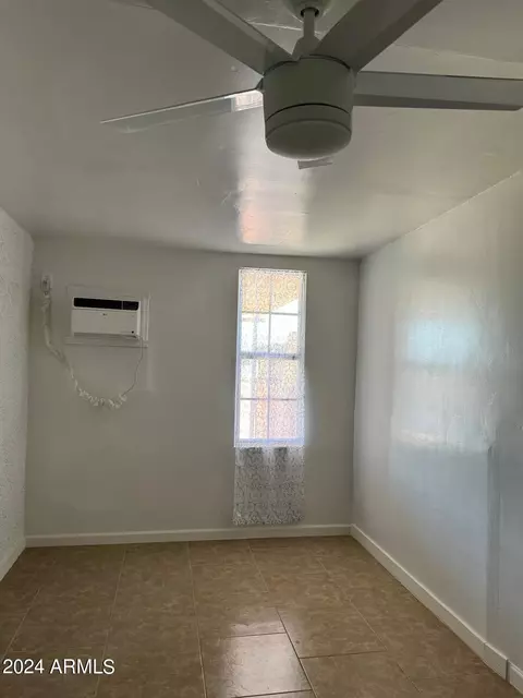 2002 N 38th Dr, Phoenix, AZ 85009 photo 8