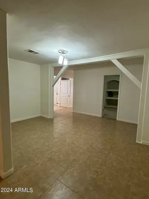2002 N 38th Dr, Phoenix, AZ 85009 photo 9