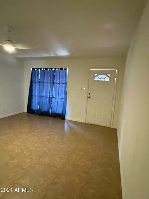 2002 N 38th Dr, Phoenix, AZ 85009 photo 4
