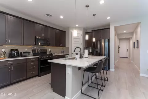 7613 W Odeum Ln, Phoenix, AZ 85043 photo 8