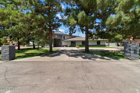 7740 W Orangewood Ave, Glendale, AZ 85303