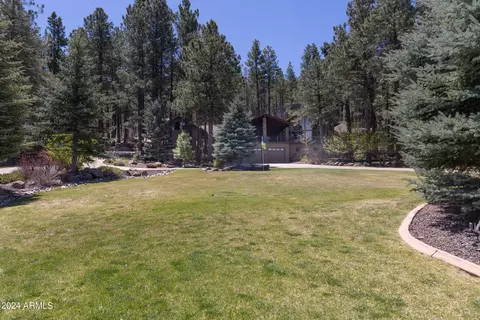 525 E Navajo Rd E, Munds Park, AZ 86017