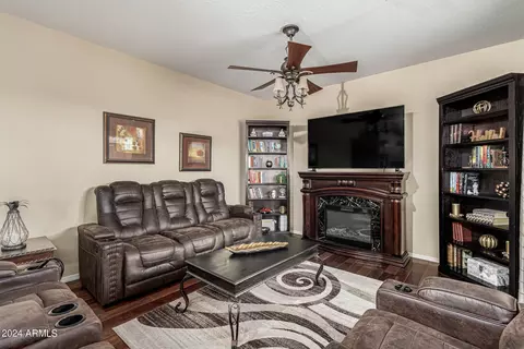 2713 E Schiliro Cir, Phoenix, AZ 85032 photo 14