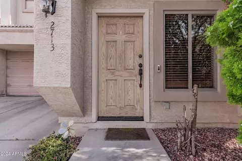 2713 E Schiliro Cir, Phoenix, AZ 85032 photo 4