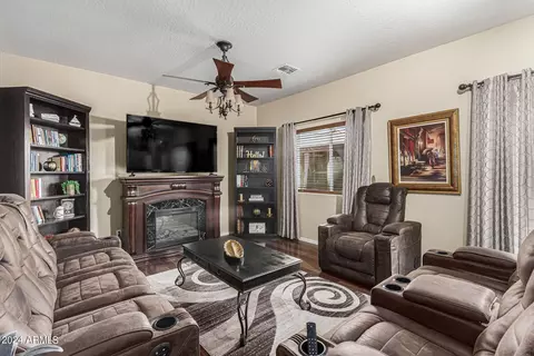 2713 E Schiliro Cir, Phoenix, AZ 85032 photo 13