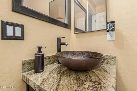 2713 E Schiliro Cir, Phoenix, AZ 85032 photo 16