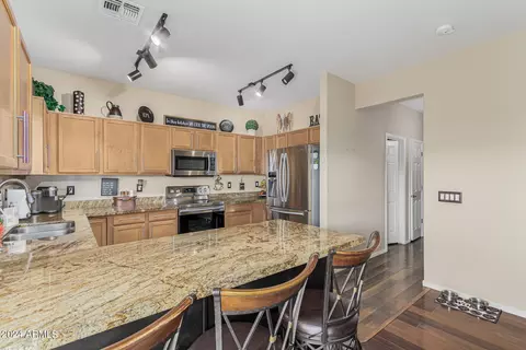 2713 E Schiliro Cir, Phoenix, AZ 85032 photo 6