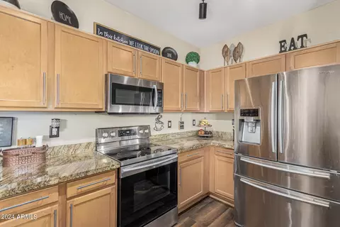 2713 E Schiliro Cir, Phoenix, AZ 85032 photo 9