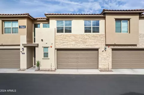 744 E Zesta Ln #102, Gilbert, AZ 85297