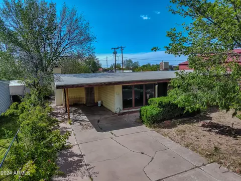 223 Encanto Dr, Holbrook, AZ 86025
