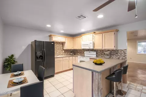 3320 E Ludlow Dr, Phoenix, AZ 85032 photo 6
