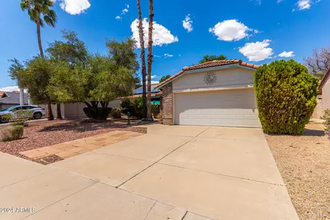 6908 W Topeka Dr, Glendale, AZ 85308