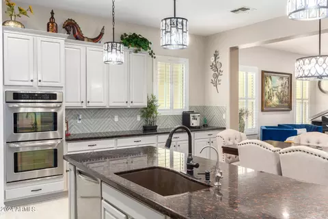 2670 E Iris Dr, Chandler, AZ 85286 photo 9