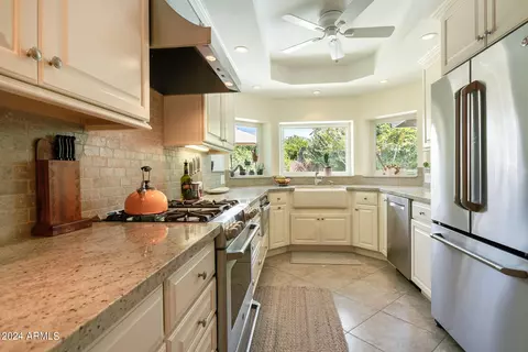 818 W Orangewood Ave, Phoenix, AZ 85021 photo 12