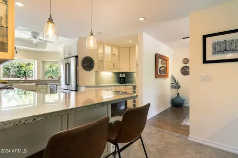 818 W Orangewood Ave, Phoenix, AZ 85021 photo 17