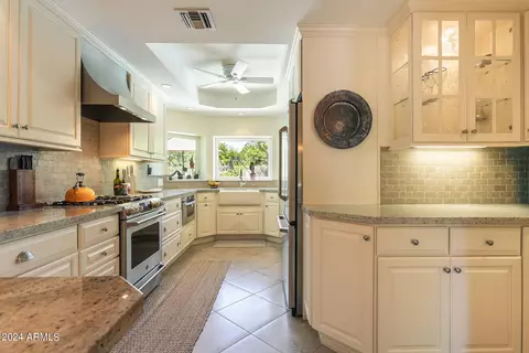 818 W Orangewood Ave, Phoenix, AZ 85021 photo 10
