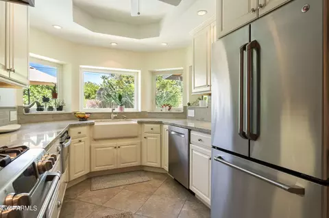 818 W Orangewood Ave, Phoenix, AZ 85021 photo 14