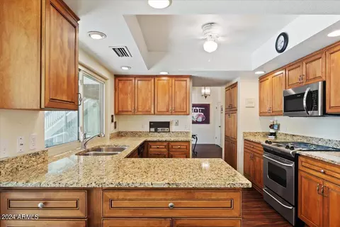 5253 N 31st Pl, Phoenix, AZ 85016 photo 10