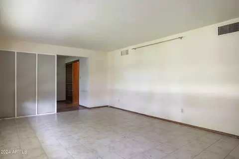 1035 E Tuckey Ln, Phoenix, AZ 85014 photo 5