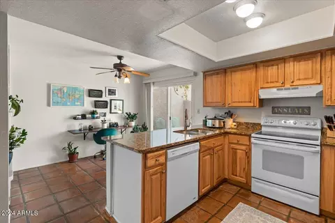 324 E Ambassador Dr, Tempe, AZ 85288 photo 21