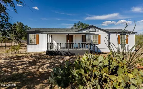 6607 W Chino Dr, Golden Valley, AZ 86413