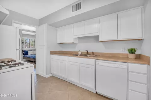 3535 E Monterosa St, Phoenix, AZ 85018 photo 9