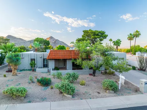 2216 E North Ln, Phoenix, AZ 85028